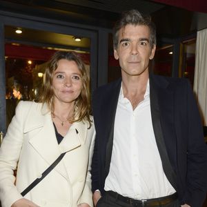 Le couple, marié depuis 2009, élève ensemble trois filles : Gaïa, 19 ans, Bianca, 15 ans, et une autre, issue d’une précédente union du présentateur...

Xavier de Moulins et sa femme Anais Bouton (directrice des programmes de Paris Premiere) - Soirée "Stars et Saveurs" à l’occasion de la nouvelle carte élaborée par le chef Pierre Gagnaire au Fouquet’s à Paris le 12 octobre 2015.