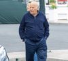 Selon Glitz, "Pontegadea Real Estate, le fonds immobilier du fondateur de Zara, a récemment ferraillé au tribunal avec l'un de ses locataires, le parfumeur d'ultra-luxe Henry Jacques". 

BGUK_2975553 - a coruna, espagne - L'homme d'affaires milliardaire espagnol Amancio Ortega profite d'une journée en famille pour regarder les chevaux sauter au centre équestre Casas Novas avec sa fille Marta Ortega et son partenaire Carlos Torretta à A Coruña, Espagne.



Sur la photo : Amancio Ortega