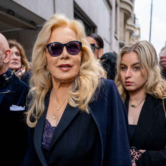 Pour accompagner ce cliché, elle a simplement écrit : "Blessed with the best", ce qui signifie "Chanceuse d’avoir [trouvé] le meilleur".

Sylvie Vartan et sa fille Darina Scotti - Arrivées au défilé Stéphane Rolland salle Pleyel Collection Haute Couture Printemps/Eté 2025 lors de la Fashion Week de Paris (PFW), France, le 28 janvier 2025. Pierre Perusseau/Bestimage