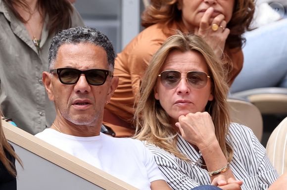 Roschdy Zem et Sarah Lavoine en tribunes des Internationaux de France de tennis de Roland Garros 2023 à Paris, le 1er juin 2025. 

Photo : Jacovides-Moreau / Bestimage