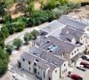 Dès les premières secondes de sa vidéo, l'ampleur de la propriété du quartier exclusif de Hidden Hills laisse sans voix. 

La méga-maison de Kylie Jenner à Hidden Hills semble être en voie d'achèvement en Californie. 

©BestImage