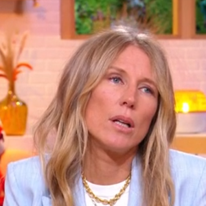 Agathe Lecaron surprise par son mari pour sa dernière dans "Les Maternelles"