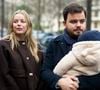 Le journaliste Gauthier Le Bret a mis de côté l'actualité politique pour célébrer l'amour ! 

Gauthier Le Bret, son fils, Marcel (cinq mois) dans ses bras et sa femme Eloïse - Mariage civil de Georges Fenech et Amélie Leperre-Dimeglio à la mairie du 16ème arrondissement de Paris.

© Pierre Perusseau / Bestimage