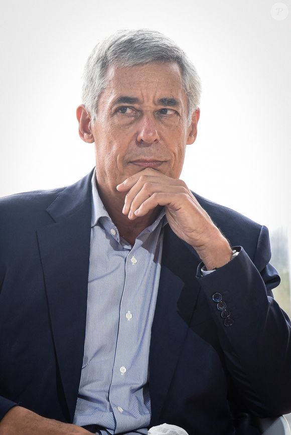 Henri Guaino à l'Hippodrome de Longchamps le 27 août 2020. Photo : Federico Pestellini / Panoramic / Bestimage