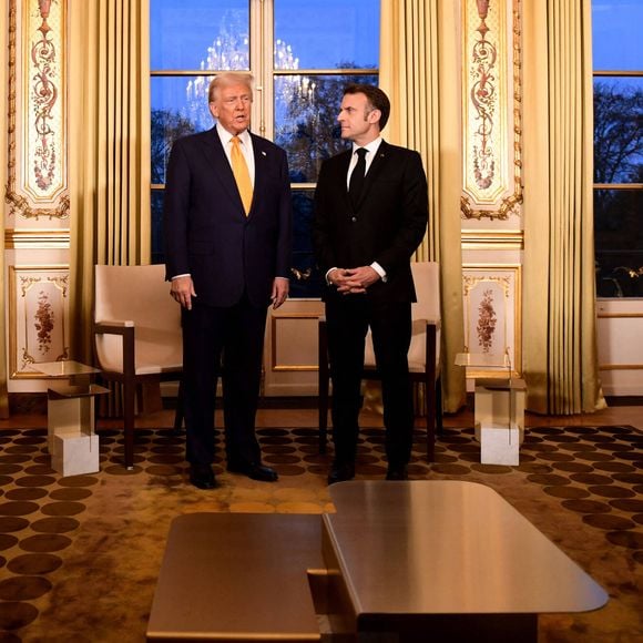 Le président français Emmanuel Macron reçoit son homologue américain Donald Trump au palais présidentiel de l'Elysée à Paris, France, le 7 décembre 2024. © Jeanne Accorsini/Pool/Bestimage