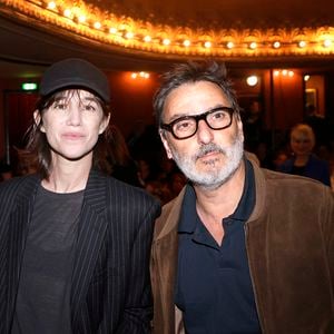 Charlotte Gainsbourg et son compagnon Yvan Attal - Soirée de mobilisation "L'Europe contre l'antisémitisme" au théâtre Antoine à Paris le 3 juin 2024. © Cédric Perrin/Bestimage