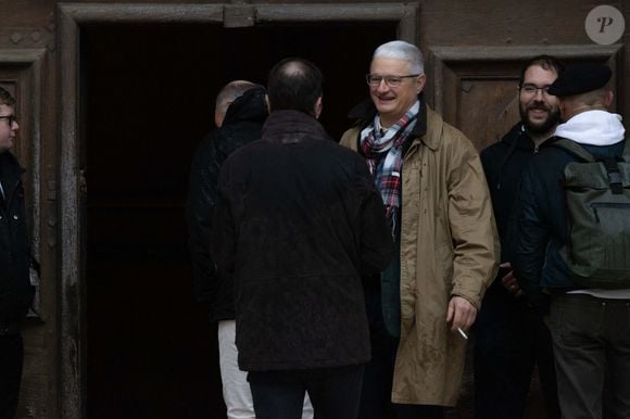 La cérémonie s'est déroulée à la basilique Sainte-Marie-Madeleine de Saint-Maximin-la-Sainte-Baume

Le grand-père Philippe Vedovini arrive à la cérémonie funéraire à Saint-Maximin-la-Sainte-Baume, dans le sud de la France, le 8 février 2025. Photo par Shootpix/ABACAPRESS.COM