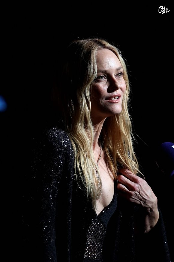 Elle revient sur ses propos concernant les “nepo babies”.

 Vanessa Paradis au photocall de la cérémonie d'ouverture de la 15ème édition du festival Lumière à la Halle Tony Garnier de Lyon le 12 octobre 2024. © Dominique Jacovides / Bestimage