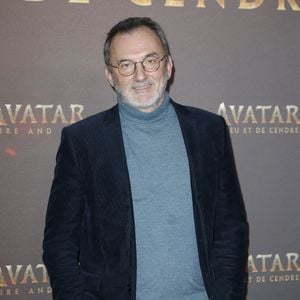 L'ancienne figure de Rendez-vous en terre inconnue a tenu à adresser publiquement son soutien à la famille de Marc De La Ménardière : "Besoin que sa famille et son petit garçon sachent combien je pense à eux, et à quel point je me sens chanceux d'avoir croisé sa route."

Frédéric Lopez - Avant-première du film "Avatar : Fire and Ash" (Avatar : de Feu et de Cendres) à la Seine Musicale de Boulogne-Billancourt le 5 décembre 2025. © Marc Ausset-Lacroix/Bestimage
