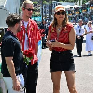 Laury Thilleman et Paul Mirabel dans les paddocks du Formula 1 Louis Vuitton Grand Prix de Monaco 2026, à Monte-Carlo, Monaco, le 7 juin, 2026. © Bruno Bebert/Bestimage
