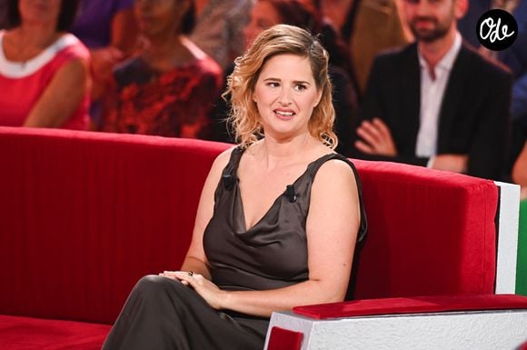 Exclusif - Elodie Poux lors de l'enregistrement de l'émission "Vivement dimanche" à Paris, France, le 9 septembre 2025 et diffusée le 2 novembre 2025 sur France 3. © Guillaume Gaffiot/Bestimage