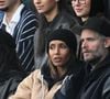 Sonia Rolland et son mari Guillaume Gabriel en tribunes lors du match de football Ligue 1 Uber Eats opposant le Paris Saint-Germain (PSG) à l'OGC Nice (1-0) au Parc des Princes à Paris, France, le 1er novembre 2025. © Lionel Urman/Bestimage