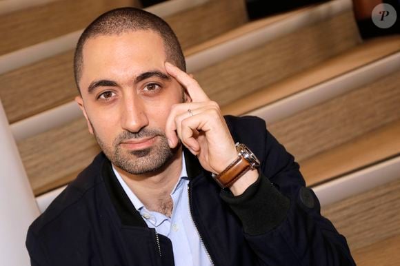 Après avoir pris 12 kilos à cause de mauvaises habitudes alimentaires, Jimmy Mohamed a décidé, avec Souailla, de changer son mode de vie.

Exclusif - Rendez-vous avec Jimmy Mohamed à Paris le 13 octobre 2019. © Cédric Perrin/Bestimage