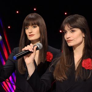 Clara Luciani fait son entrée au musée Grévin et découvre son double de cire  à Paris le 4 février 2025. © Denis Guignebourg / Bestimage
