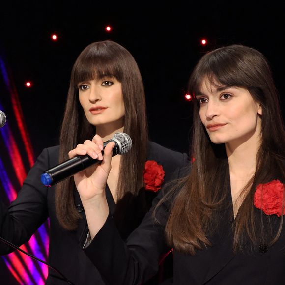 Clara Luciani fait son entrée au musée Grévin et découvre son double de cire  à Paris le 4 février 2025. © Denis Guignebourg / Bestimage
