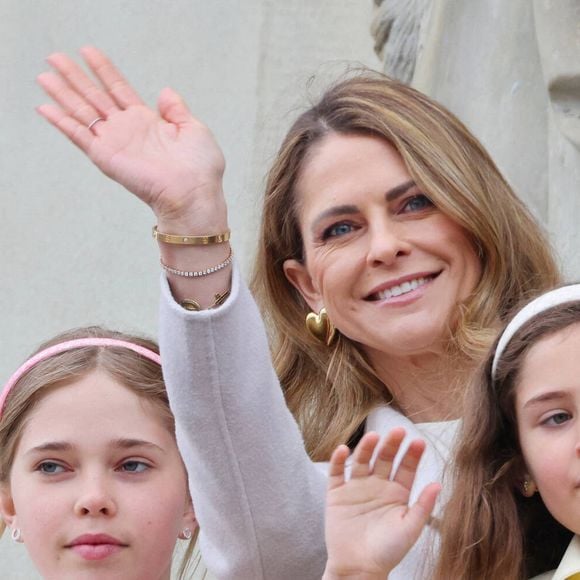 La princesse Madeleine de Suède, La princesse Leonore de Suède, Adrienne célèbrent l'anniversaire de Gustaf de Suède lors d'une parade militaire et en faisant une apparition au balcon du palais royal de Stockholm avec sa famille le 30 avril 2025.  © Dana Press/Bestimage