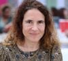 Le quotidien décrit autour du domaine révèle une existence simple et ritualisée, loin des codes du pouvoir parisien.

Mazarine Pingeot lors du 5ème festival du Livre de Paris au Grand Palais à Paris, France, le 18 avril 2026. Les 17, 18 et 19 avril 2026, le Festival du livre de Paris célébrera les livres et la lecture, sous toutes ses formes, pour tous les publics. © Denis Guignebourg/BestImage