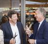 Le chanteur a pour habitude de se rendre sur l'Isle-sur-la-Sorgue depuis des années.

Jean-Philippe Nuel (Architecte d’intérieur), Maud Bailly (Directrice générale Sofitel, MGallery & Emblems), Sébastien Bazin (PDG du groupe Accor), Patrick Bruel, Pierre Gonzalvez (Maire de l’Isle sur la Sorgue), Emmanuel Borla (Directeur de l’hôtel) - Patrick Bruel inaugure son hôtel cinq étoiles "L'Isle de Leos MGallery" à L'Isle-sur-la-Sorgue, France, le 23 septembre 2025.  © Jack Tribeca / Bestimage