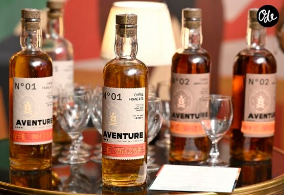Jean Dujardin lors de la soirée de dégustation du whisky de seigle français « Aventure » (Bordeaux Distilling Co), dont il est partenaire, à Bruxelles, le 13 mars 2026. Photonews / Bestimage