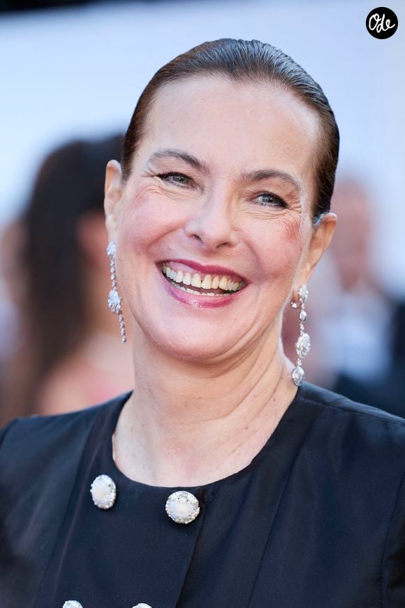 Carole Bouquet à la montée des marches du film "Megalopolis" lors du 77ème Festival International du Film de Cannes, au Palais des Festivals à Cannes, le 16 mai 2024.

© Jacovides-Moreau / Bestimage