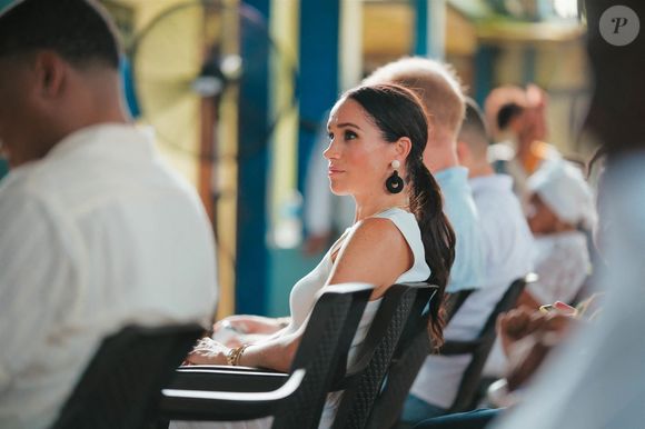 Pour lui, Meghan Markle s'est mal comportée avec les employés de Windsor et il était en son devoir d'en informer les médias.

Meghan Markle lors d'un sommet en alliance avec la Fondation Archewell et Luminate à Bogota, le premier jour de leur visite de 4 jours en Colombie.

Photo : Backgrid USA / Bestimage