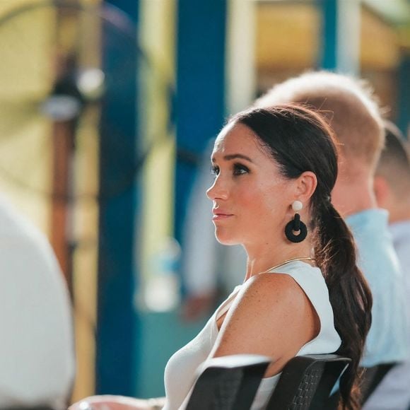 Pour lui, Meghan Markle s'est mal comportée avec les employés de Windsor et il était en son devoir d'en informer les médias.

Meghan Markle lors d'un sommet en alliance avec la Fondation Archewell et Luminate à Bogota, le premier jour de leur visite de 4 jours en Colombie.

Photo : Backgrid USA / Bestimage