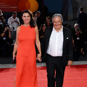 Au fil des années, Christian Clavier et Isabelle de Araujo ont multiplié les collaborations au cinéma. Après L’Antidote, sorti en 2005, ils travaillent ensemble sur L’Entente cordiale en 2006, puis L’Auberge rouge en 2007.

Isabelle de Araujo et Christian Clavier - Montee des marches du film "The Immigrant" lors du 66eme festival du film de Cannes. © Alberto Terenghi/IPA via ZUMA Press