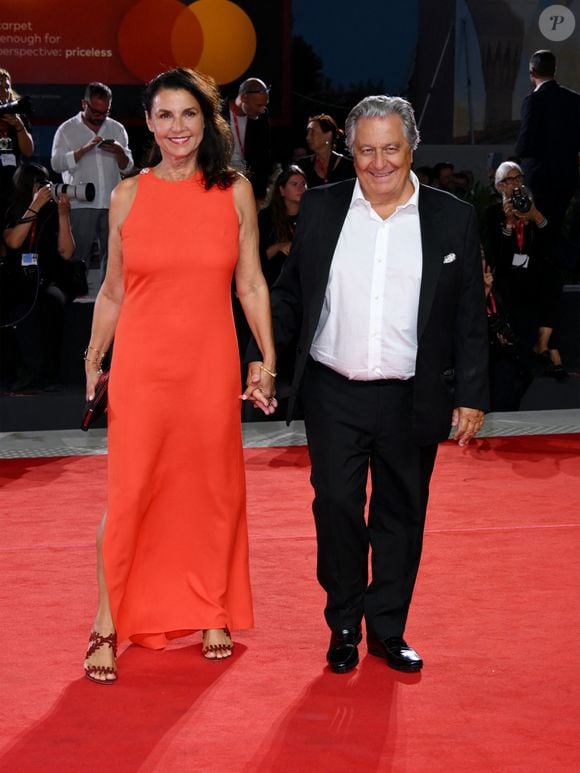 Au fil des années, Christian Clavier et Isabelle de Araujo ont multiplié les collaborations au cinéma. Après L’Antidote, sorti en 2005, ils travaillent ensemble sur L’Entente cordiale en 2006, puis L’Auberge rouge en 2007.

Isabelle de Araujo et Christian Clavier - Montee des marches du film "The Immigrant" lors du 66eme festival du film de Cannes. © Alberto Terenghi/IPA via ZUMA Press