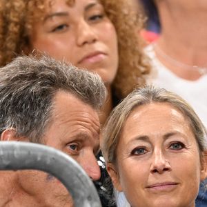 Anne-Sophie Lapix et son mari Arthur Sadoun dans les tribunes de la finale Hommes "France vs Pologne" de volley-ball lors des Jeux Olympiques Paris 2024. Le 10 août 2024
© P.Perusseau-D.Jacovides / Bestimage