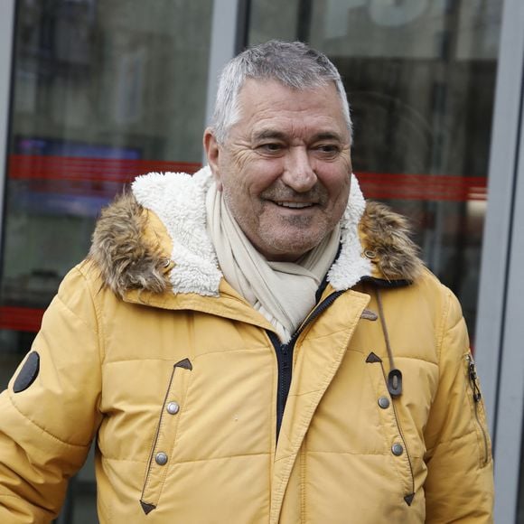 Exclusif - Jean-Marie Bigard à la sortie d'un enregistrement radio dans les studios de chez RTL à Neuilly-sur-Seine, France, le 5 janvier 2023.