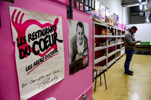 Il est aujourd’hui administrateur des Restos du Cœur.

Illustration lors du lancement de la 35ème campagne des Restos du coeur à Paris le 26 novembre 2019. Bestimage