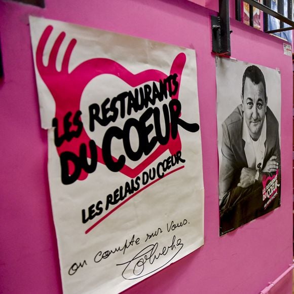 Il est aujourd’hui administrateur des Restos du Cœur.

Illustration lors du lancement de la 35ème campagne des Restos du coeur à Paris le 26 novembre 2019. Bestimage