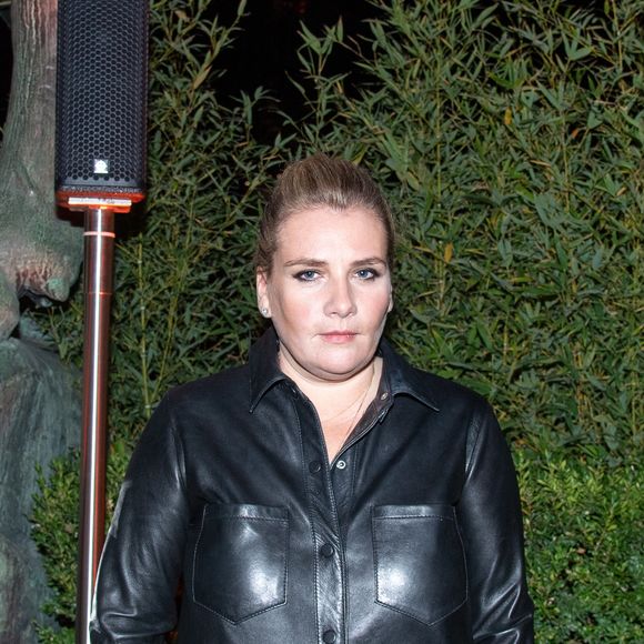 Beaucoup moins médiatisée que ses soeurs aînées Emmanuelle (1966) et Mathilde (1968), qui s'illustrent à ce jour dans l'industrie du 7ème art, Marie-Amélie Seigner s'est démarquée dans la musique en plus de figurer dans plusieurs long-métrages...

Marie-Amélie Seigner (qui a fait la musique du défilé et un live DJ-set) - Pour célébrer l’anniversaire de sa Maison, Nathalie Blanc réunissait, ce vendredi, les amis de la marque pour assister à un événement exclusif au Café de l’Homme, face
à la Tour Eiffel. Paris le 24 septembre 2021. © Bellak - Perusseau / Bestimage