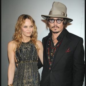 À 23 ans, le fils de Johnny Depp et Vanessa Paradis

Vanessa Paradis et Johnny Depp - soirée Chanel au CIP Room