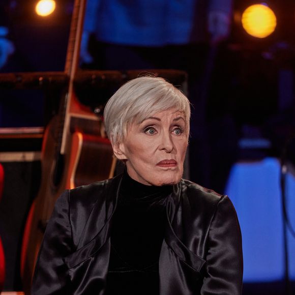 Exclusif - Nicole Croisille - Enregistrement de l'émission "Allez viens je t'emmène…Au Music Hall" au Studio Gabriel à Paris, qui sera diffusée le 28 mai sur France 3. Le 6 avril 2021 © Cyril Moreau / Bestimage
