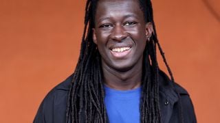 Après la fin d'une aventure de 5 ans, Mory Sacko (Top Chef) se prépare à quitter la France pour un pays situé à plus de 13 000 kilomètres