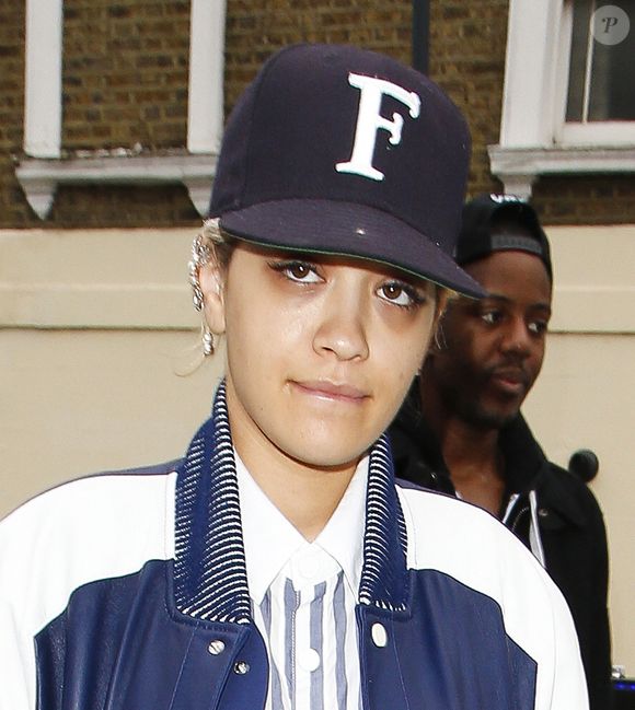 Exclusif - Rita Ora se rendant à un studio dans l'ouest de Londres, Uk le 4 avril 2014 avec sa sœur et son ami comme elle prépare son deuxième album, rita semblait fatiguée et usée alors qu'elle continue à faire la fête et à travailler jour et nuit !!! Photo by Xposure/ABACAPRESS.COM