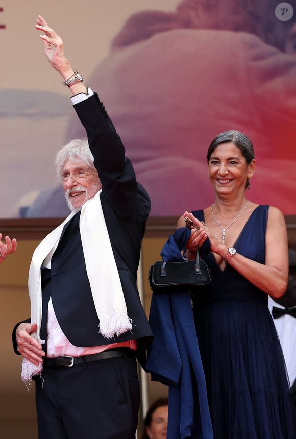 Pierre Richard et sa femme Ceyla Lacerda - Montée des marches du film « La venue de l’avenir » lors du 78ème Festival International du Film de Cannes, au Palais des Festivals à Cannes. Le 22 mai 2025
© Jacovides-Moreau / Bestimage