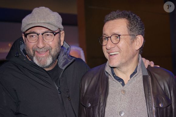 Kad Merad, Dany Boon assistant à la première de La Vie Pour De Vrai à Bruxelles, Belgique le 4 avril 2023. Photo par Christophe Chapel/STAG/Reporters/ABACAPRESS.COM