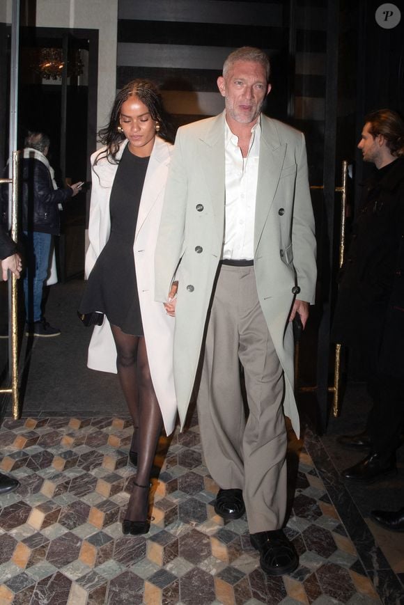 Vincent Cassel et sa compagne Narah Baptista à la sortie d'un dîner à l'hôtel "Costes" lors de la Fashion Week de Paris (PFW), le 18 janvier 2024.