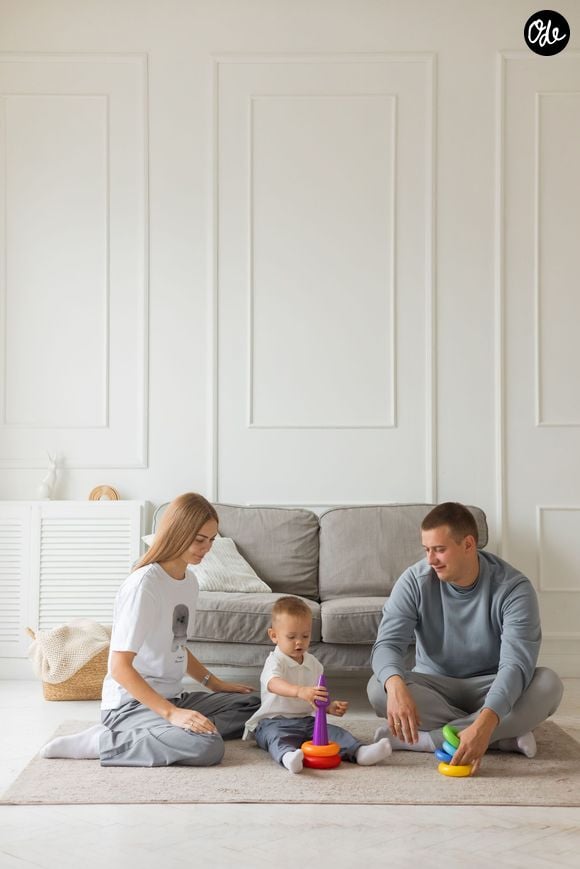 La simple déconnexion avec le rythme quotidien permet aux plus jeunes de retrouver des parents véritablement disponibles.