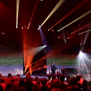 Claudio Capéo, lors de l'enregistrement de l'émission "La fête de la chanson française - 20 ans d'émotions" présentée par L.Thilleman et A.Manoukian, et diffusée le 17 avril sur France 3 à Paris, France, le 9 décembre 2025. © Jack Tribeca/Bestimage