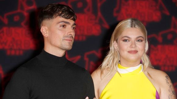 Pour leur fille Esmée, Louane et son compagnon Florian Rossi peuvent compter sur l’aide précieuse d’une personne de leur clan