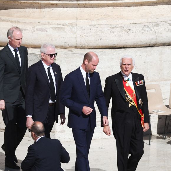 Le prince William d'Angleterre, prince de Galles, assiste aux funérailles du pape François le 26 avril 2025 au Vatican. Alors que Rome fait ses adieux au pape François, des dirigeants du monde entier, des membres de la famille royale, des membres du clergé et des milliers de fidèles se sont réunis au Vatican pour un adieu solennel et historique. Le pape François est décédé le lundi 21 avril à l'âge de 88 ans. Photo by Marco Iacobucci/IPA/ABACAPRESS.COM