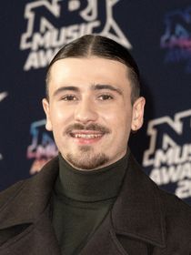 "Non, pas du tout" : Pierre Garnier rétablit la vérité sur une rumeur liée à une chanson d’Helena