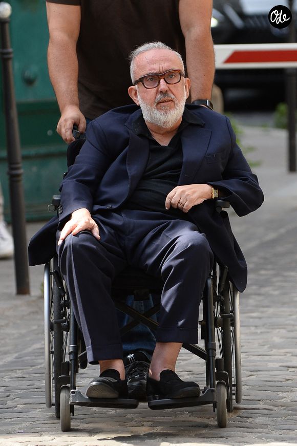 Dominique Farrugia - Les célébrités lors de l'hommage rendu aux obsèques de Françoise Coquet au cimetière de Montmartre à Paris le 24 juillet 2026.