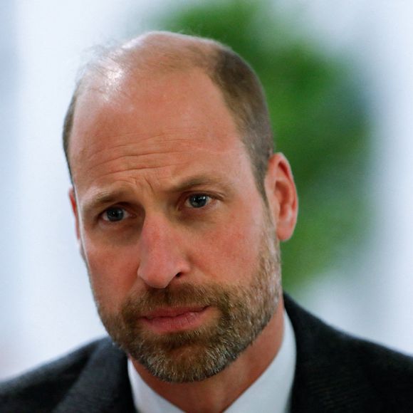 Le prince William, prince de Galles, inaugure le Centre Rob Burrow pour la maladie de Charcot à l'hôpital Seacroft de Leeds, le 20 novembre 2025. Sur place, le prince est accueilli par Lindsey Burrow, veuve du regretté joueur de rugby à XIII R.Burrow. Photo par PA Photo/ Bestimage