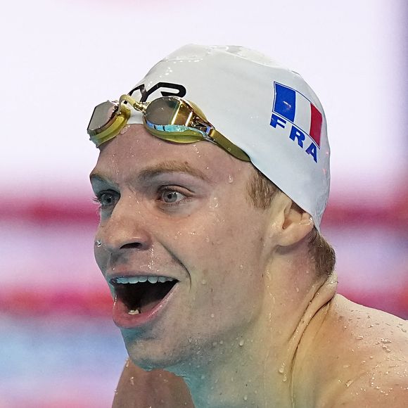 Leon Marchand de France célèbre après la demi-finale du 200m quatre nages individuel masculin de natation aux Championnats du monde d'aquatique à Singapour, le 30 juillet 2025. Photo de Xinhua/Xia Yifang/ABACAPRESS.COM