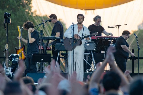 Yodelice (Maxime Nouchy, Maxim Nucci) - Soirée du "Grand Concert de la fête de la musique" au Jardin des Tuileries, autour de la vasque olympique, présentée par D. Bürki et M. Bouhafsi et retransmis en direct sur France 2 à Paris le 21 juin 2025. © Marc Ausset-Lacroix - Jack Tribeca - Christophe Clovis / Bestimage