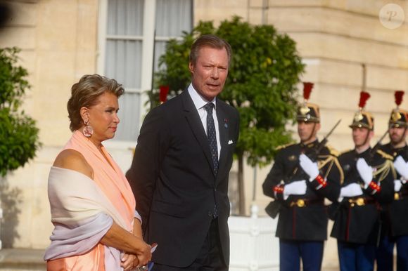 SAR le Grand-Duc Henri de Luxembourg et sa femme SAR la Grance-Duchesse Maria Teresa Mestre - Réception des chefs d'état, de gouvernement et d'organisation internationale en amont de la cérémonie d'ouverture des jeux paralympiques de Paris 2024 au palais de l'Elysée à Paris, France, le 28 août 2024. © Christophe Clovis / Bestimage